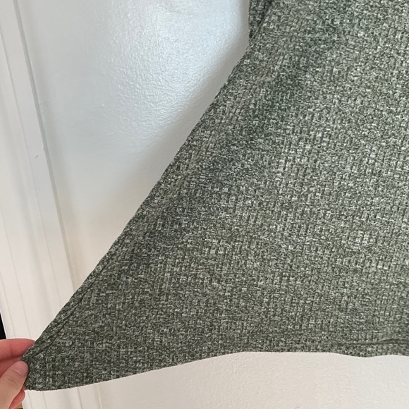 Dress Barn Green and White Speckled Long Sleeve Sweater Top - Picture 7 of 10